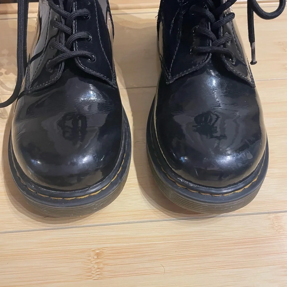 Dr. Martens Black Patent Leather Lace up boots 1460Y girls‎ 6/boys 5